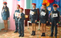 Выступление агитбригады кадетов в детском саду